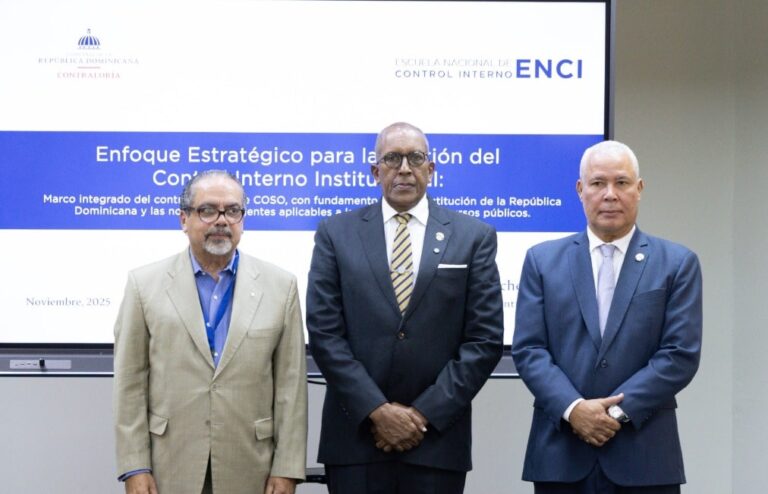 Contraloría entrena funcionarios del Palacio Nacional sobre Control Interno