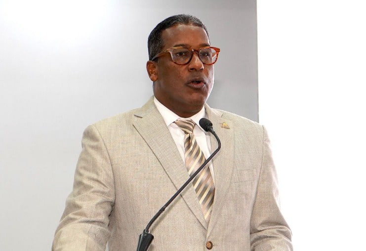 Director IDOPPRIL destaca mejoras en servicios durante visita a La Vega