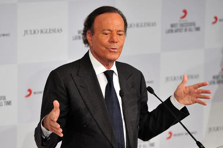 Empresario George Nader tilda de chantaje acusaciones contra Julio Iglesias