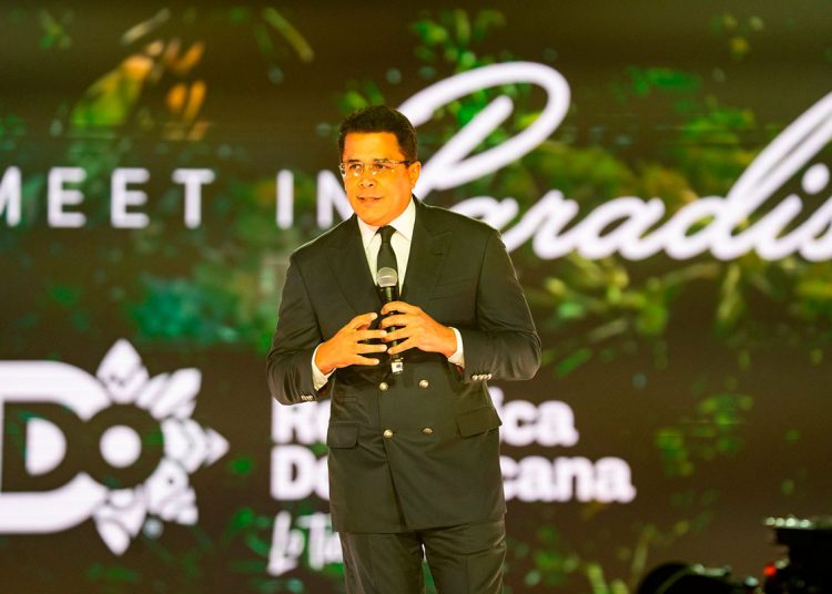 Banca dominicana cierra negocios por más de 13,300 millones de dólares en la Fitur 2026