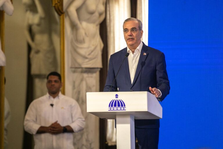 Gobierno digitaliza el permiso de salida de menores y será gratuito hasta el 28 junio