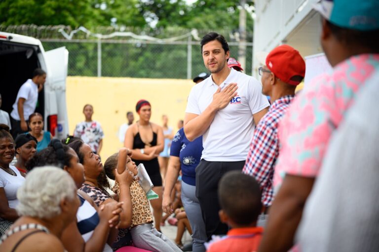 Raymond Rodríguez y Fundación GBC desbordan de esperanza a Cristo Rey con un gigantesco operativo médico que impacta a más de 300 personas!