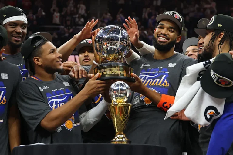 Dominicano Karl-Anthony Towns conquista su primer título de la NBA y los Knicks ponen fin a 53 años de espera