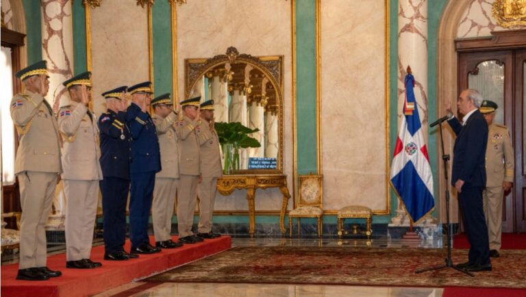 Abinader designa nuevo director de la Policía y comandantes del Ejército y la Fuerza Aérea